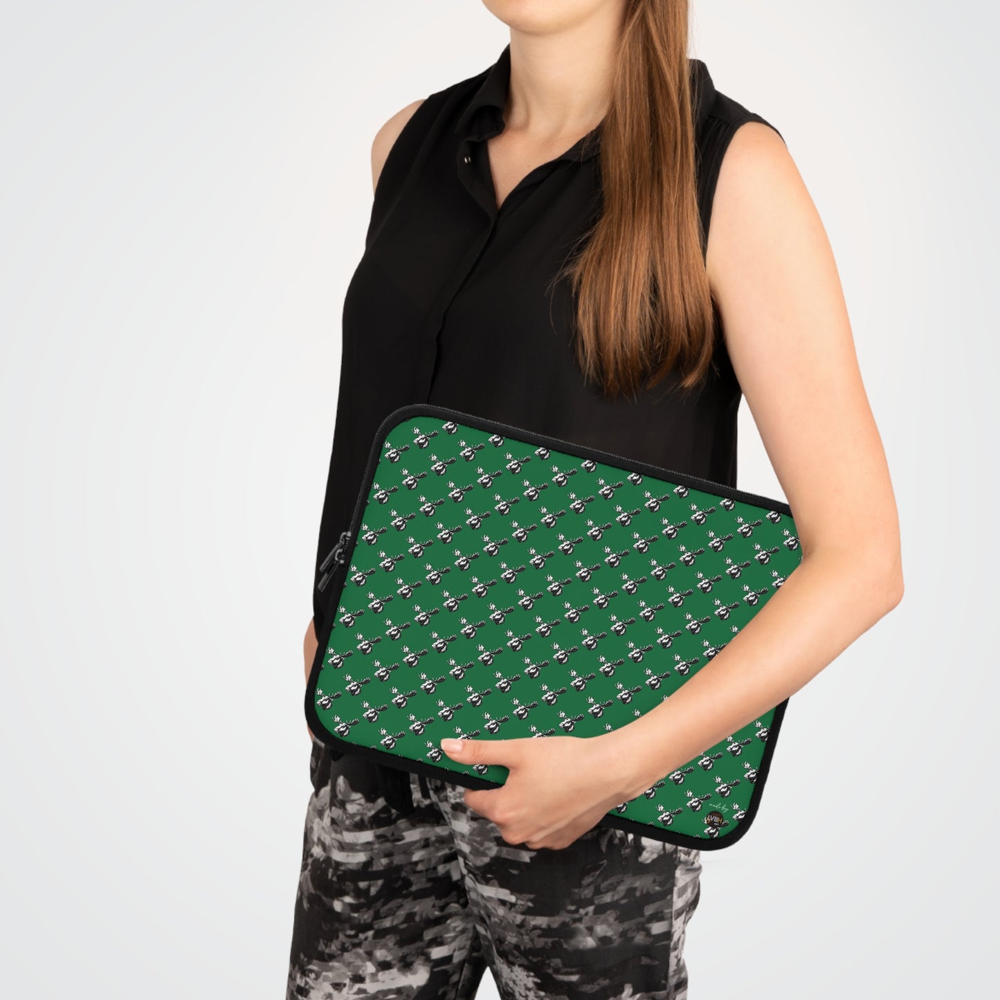 Laptop Sleeve with moose design (7-17")