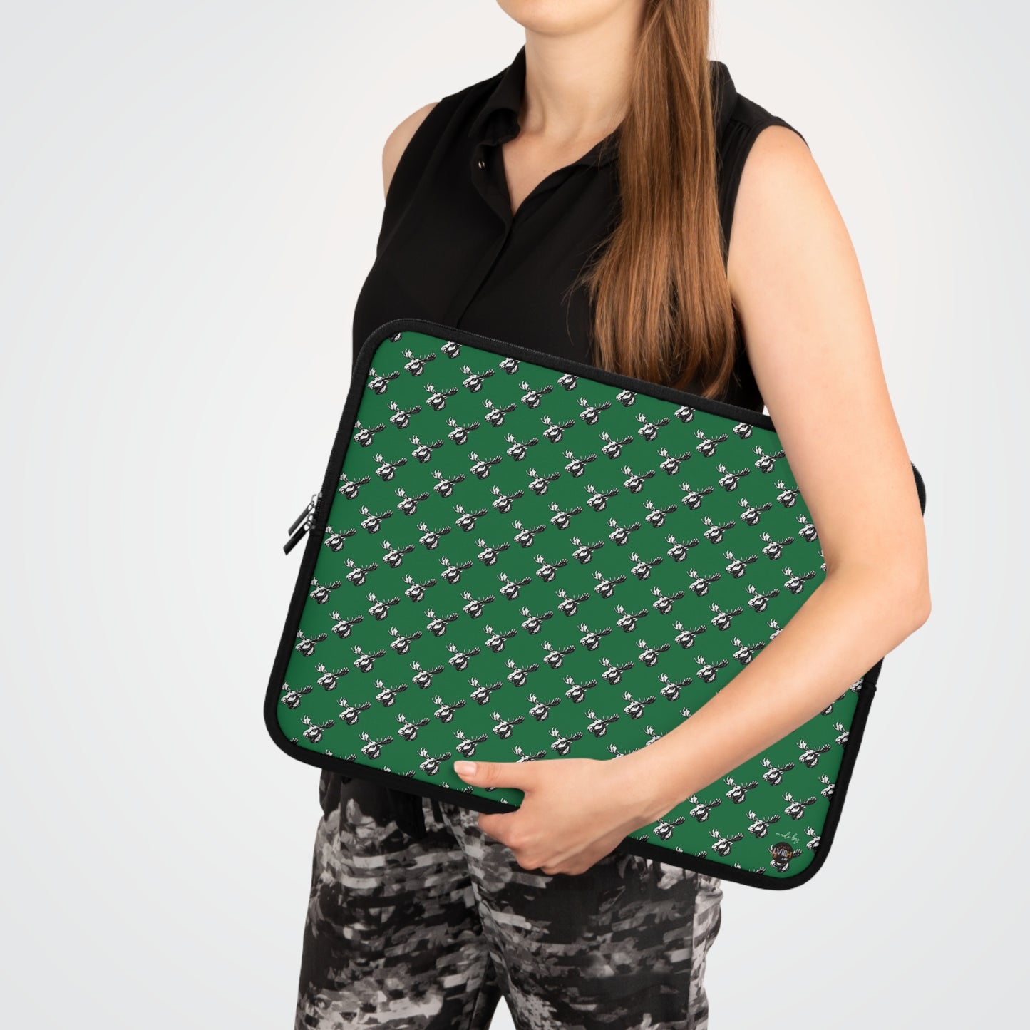 Laptop Sleeve with moose design (7-17")
