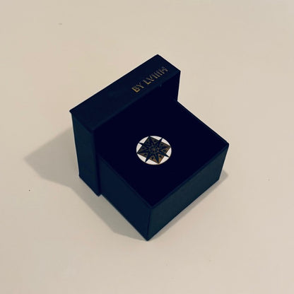 [skrɛːp] ring from reclaimed materials: "Inner compass"